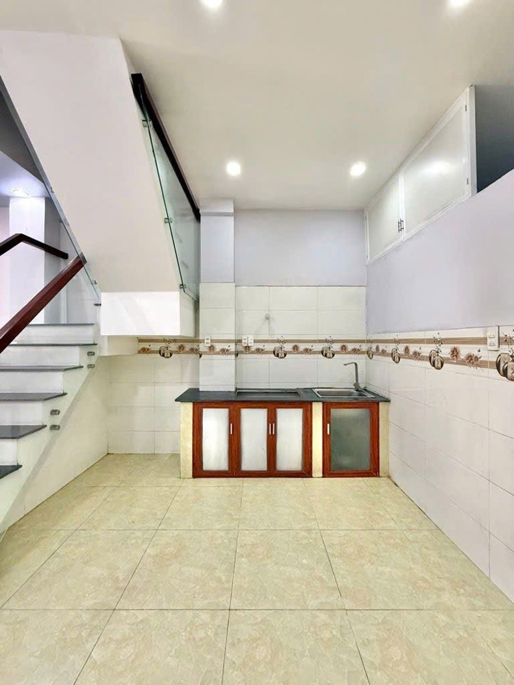 Nhà bán Phạm Văn Hai, Phường 3, Quận Tân Bình – hẻm xe hơi trước nhà 6m - Chỉ 7.52 tỷ 



