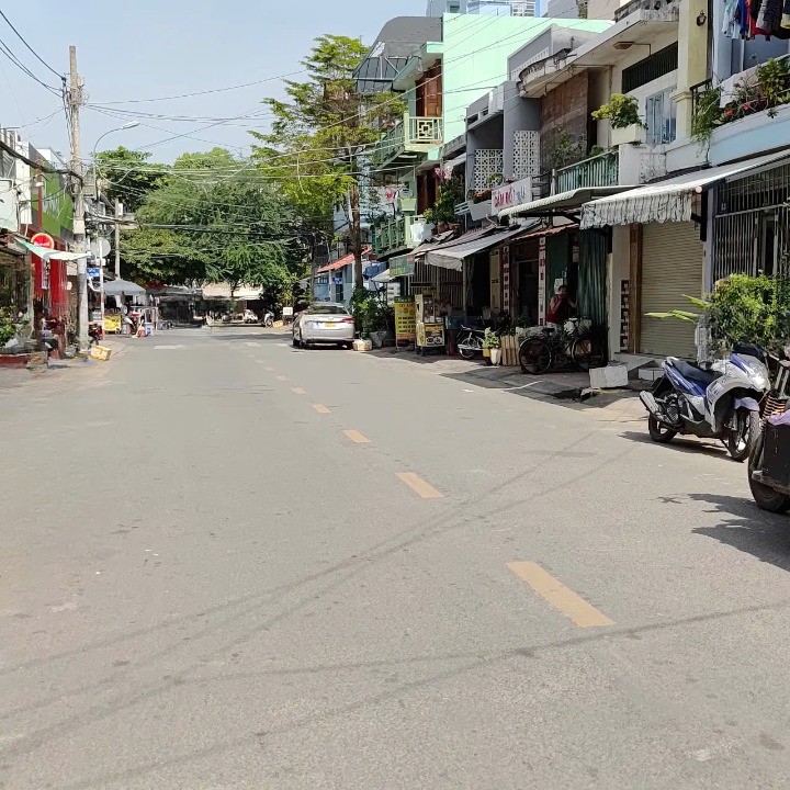 Nhà Mặt Tiền Tám Danh  P4 , Giá : 11 Tỉ (T/l)