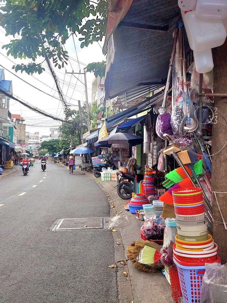 Mặt tiền đường 339 ngay chợ,phù họp vừa ở vừa kinh doanh 230m2 ( 6.5x35)