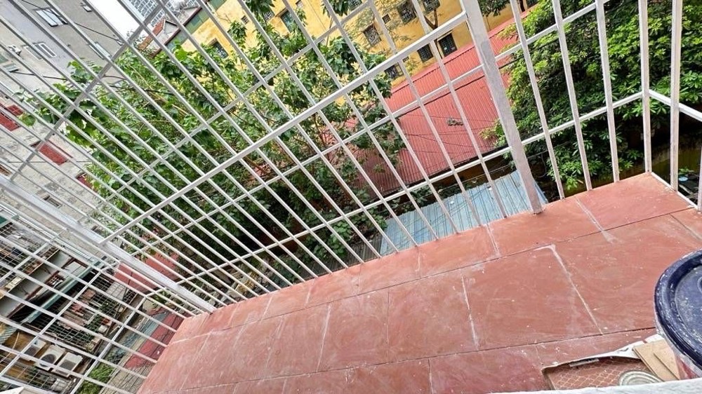 bán nhà tập thể đại học sư phạm trần quốc hoàn DT 65m giá 3,9 tỷ full nội thất