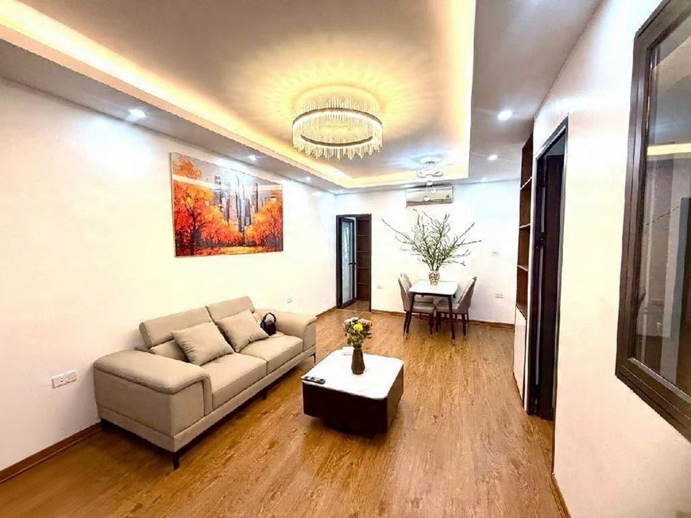 căn hộ tập thể tầng 2  hoàng quốc việt DT 65m giá 4,18 tỷ full nội thất