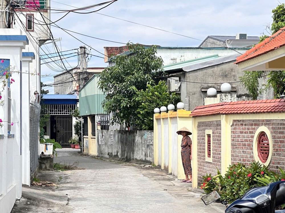 ĐẤT TRUNG TÂM XUÂN LA – ĐỐI DIỆN KHU ĐẤU GIÁ  NGÕ THÔNG GẦN 4M  GIÁ CHỈ 1.2X TỶ – CỬA VỐN TỐT  ZALO