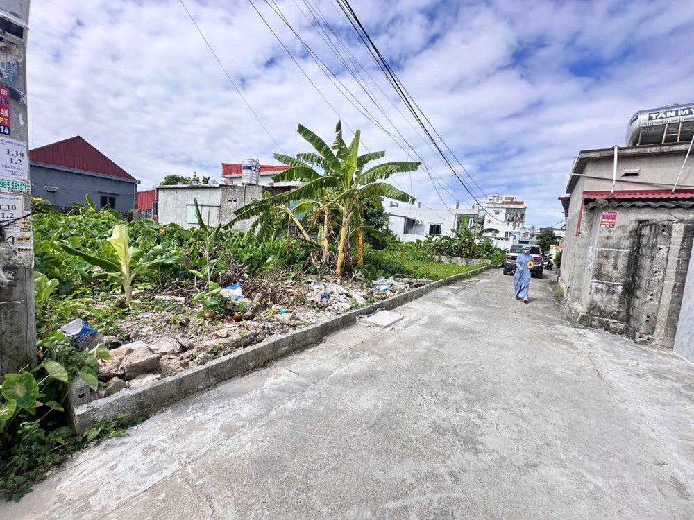 ĐẤT TRUNG TÂM XUÂN LA – ĐỐI DIỆN KHU ĐẤU GIÁ  NGÕ THÔNG GẦN 4M  GIÁ CHỈ 1.2X TỶ – CỬA VỐN TỐT  ZALO