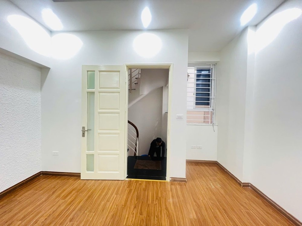 Bán Nhà Ngõ Gốc Đề 36m2. 5 tầng. mặt tiền 4m. giá đẹp 8.6 Tỷ Hai Bà Trưng Hà Nội