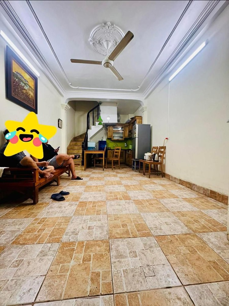 Bán Nhà Tân mai 26/30m2. 4 tầng. mặt tiền 3.8m giá chỉ 7.5 tỷ Hoàng Mai Hà Nội