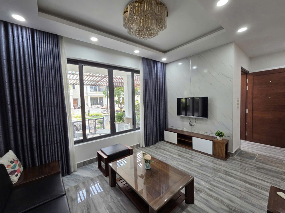 Bán nhà phố liền kề trệt 3 lầu giá cực tốt - khu compound bảo vệ 24\24 full nội thất