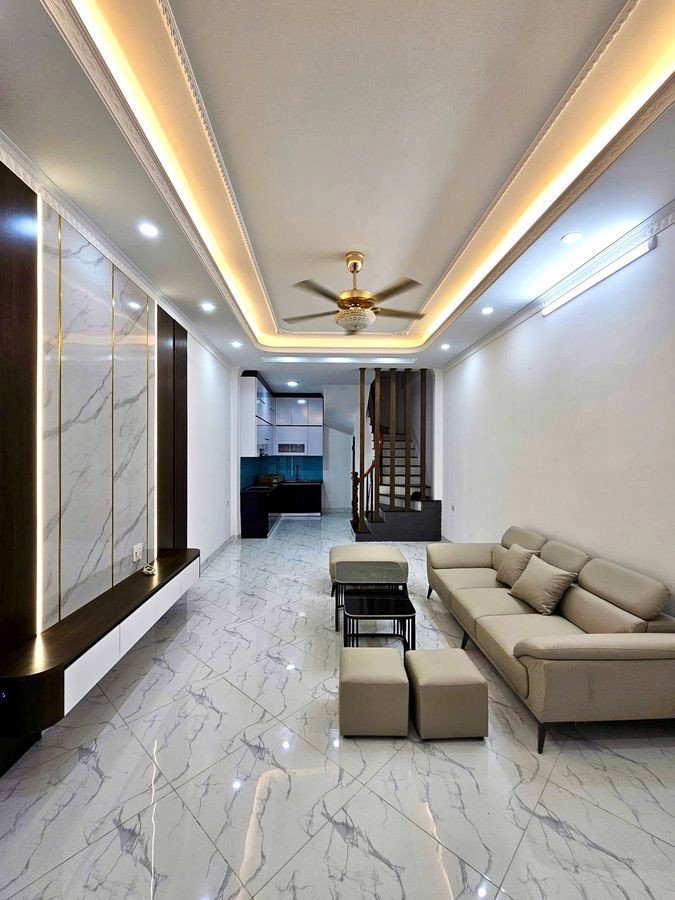 BÁN NHÀ MỚI FULL NỘI THẤT LÔ GÓC Phố Nguyễn Văn Linh 42m2 5 Tầng X 7,9 tỷ