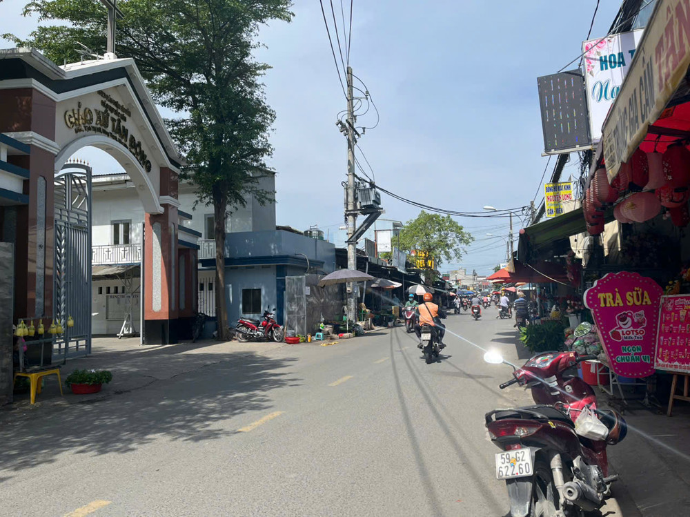 GIÁ QUÁ RẺ – ĐẤT ĐƯỜNG THÔNG XE HƠI  ĐÔNG THẠNH 7-3, SÁT VÁCH LÊ VĂN KHƯƠNG