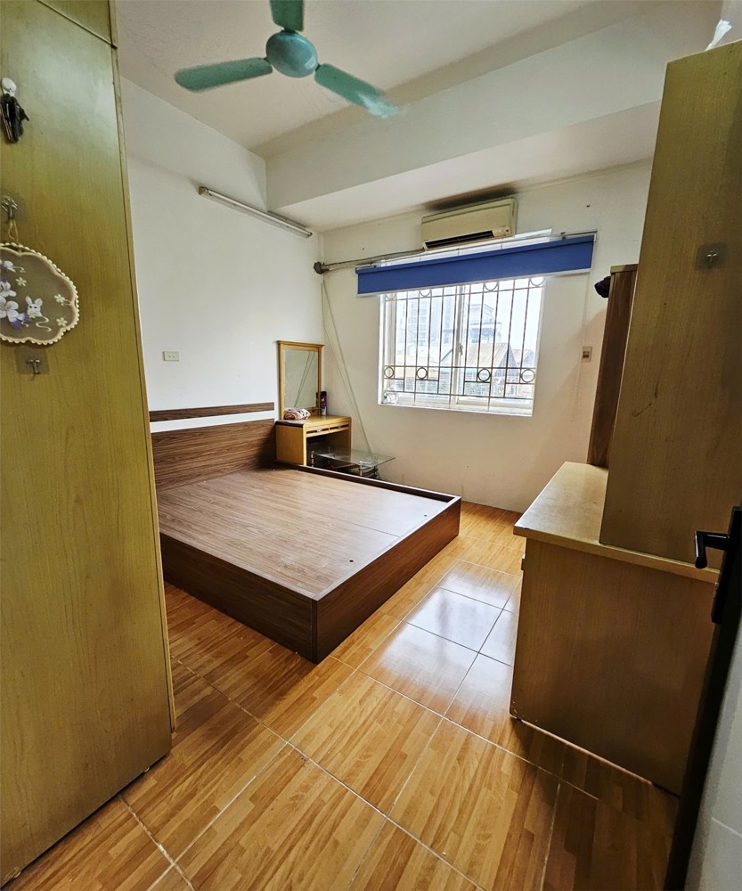 Bán Chung Cư F4 Trung Kính, Diện Tích 83 M2, Tk 2 Pn + 2Wc + 3 Logia - Giá 7.2 Tỷ