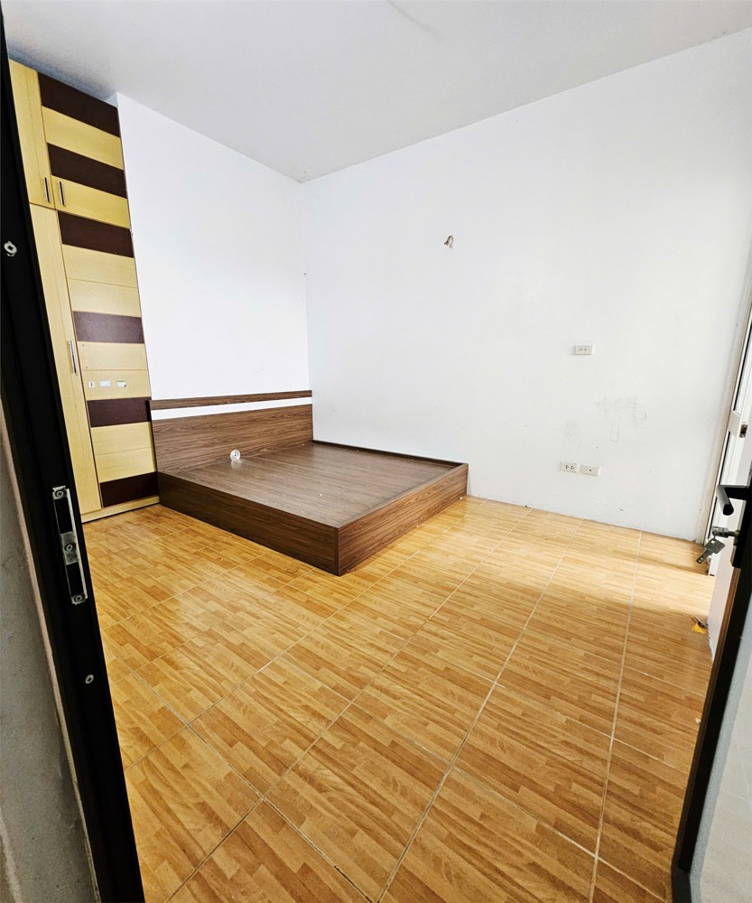 Bán Chung Cư F4 Trung Kính, Diện Tích 83 M2, Tk 2 Pn + 2Wc + 3 Logia - Giá 7.2 Tỷ