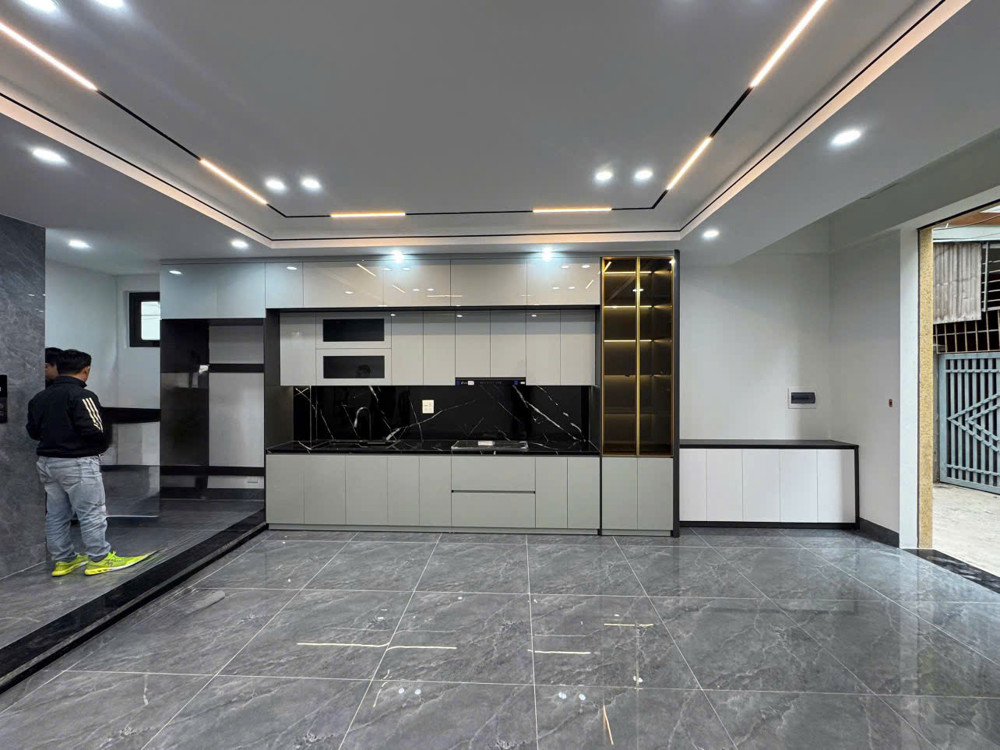 BÁN NHÀ MỚI FULL NỘI THẤT Ô TÔ ĐỖ CỬA- VÀO NHÀ Bát Khối 55m2 X 6 Tầng 13.2 tỷ Long Biên