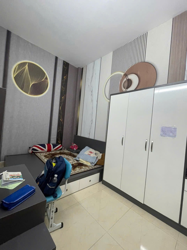 Bán Nhà 2 Tầng Trung Tâm Dĩ An,Shr Đường Xe Hơi,Tặng Full Nội Thất,Gần Chợ