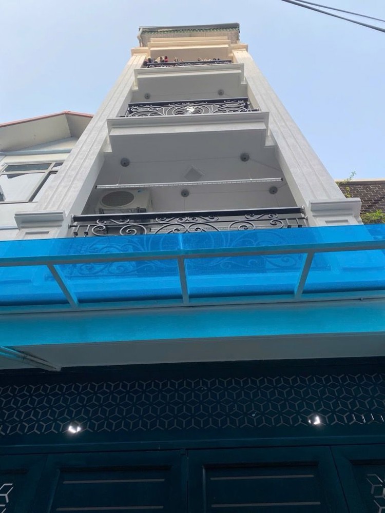 Ô Tô Lùi Cửa - Thoáng Trước Sau - Cách Phố 10M - 6 Tầng Thang Máy - 8 Phòng Víp - 500 Triệu/1năm