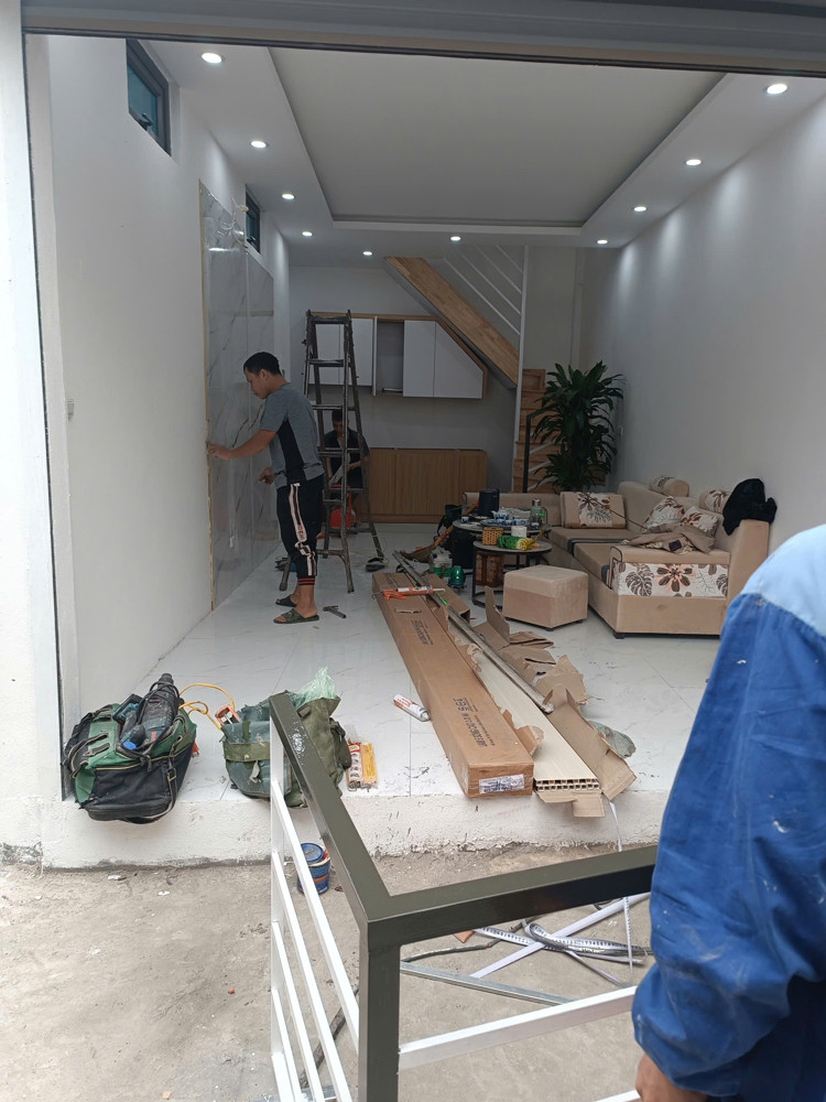 Chính Chủ Bán Nhà 2 Tầng 36M Phố Bùi Huy Bích, Ô Tô Đỗ Cửa, Ngay Đường Lớn