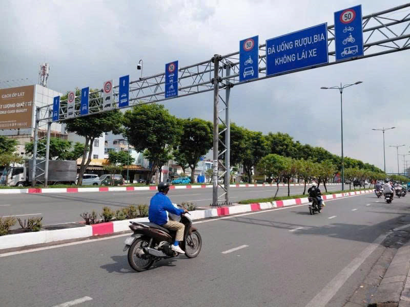 Bán nhà Mặt tiền Phạm Văn Đồng - gần Nguyễn Kiệm, CV Gia ĐỊnh, 6,2x17m, 2 Tầng, 18,5 tỷ