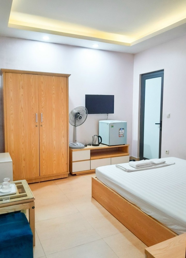 BÁN TÀO KHÁCH SẠN 7 TẦNG Phố Giáp Bát- Hoàng Mai 102m2 31.5 tỷ