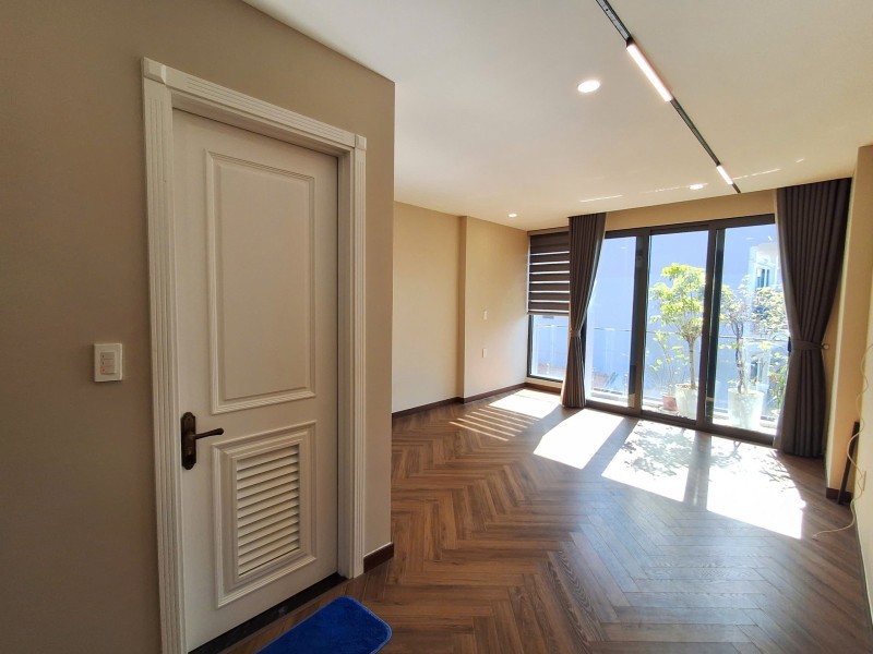 NHÀ ĐẸP FULL NỘI THẤT Ô TÔ ĐỖ CỬA- VÀO NHÀ Hồng Tiến-Bồ Đề 48m2 X 6 Tầng 15.5 tỷ Long Biên- Hà Nội