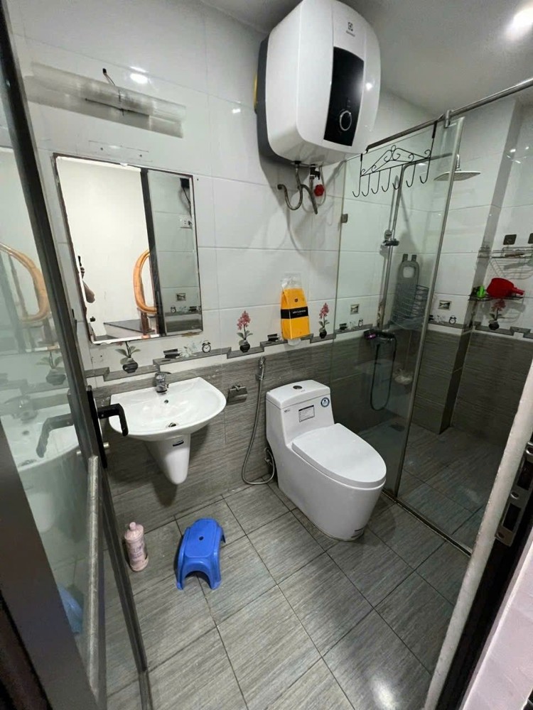 Bán Nhà Tam Trinh 33m2. 5 tầng. mặt tiền 4.1m. giá 7.1 Tỷ Hoàng Mai  Hà Nội