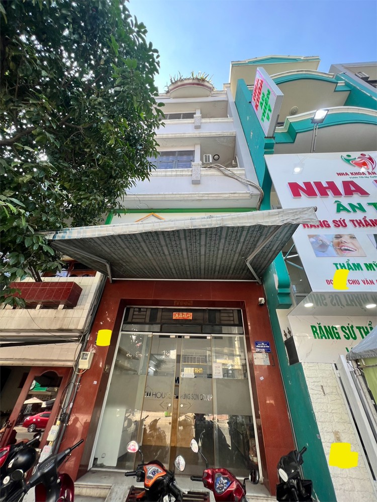 Cho thuê nhà mặt tiền Chu Văn An P. 26 Bình Thạnh 4x20m TL 2L 5PN 4WC giá 30 triệu/tháng

 
Cho