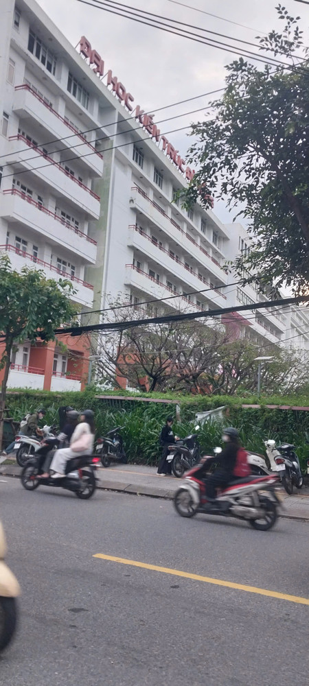 ► MT Núi Thành khu Đại Học, 230m2, ngang 8.2m, 3 mặt thoáng, Giá Đầu Tư 112tr/m2