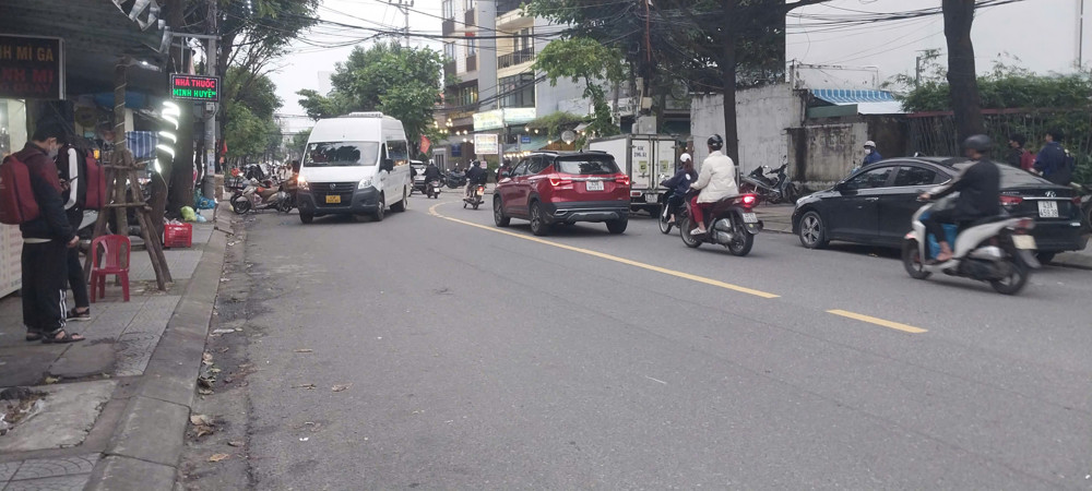 ► MT Núi Thành khu Đại Học, 230m2, ngang 8.2m, 3 mặt thoáng, Giá Đầu Tư 112tr/m2