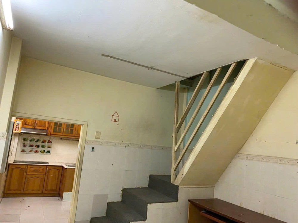 Nhà hẻm thẳng Tùng Thiện Vương P13Q8, Giá : 5 Tỷ (T/L)