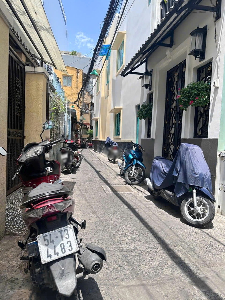 Nhà hẻm thẳng Tùng Thiện Vương P13Q8, Giá : 5 Tỷ (T/L)