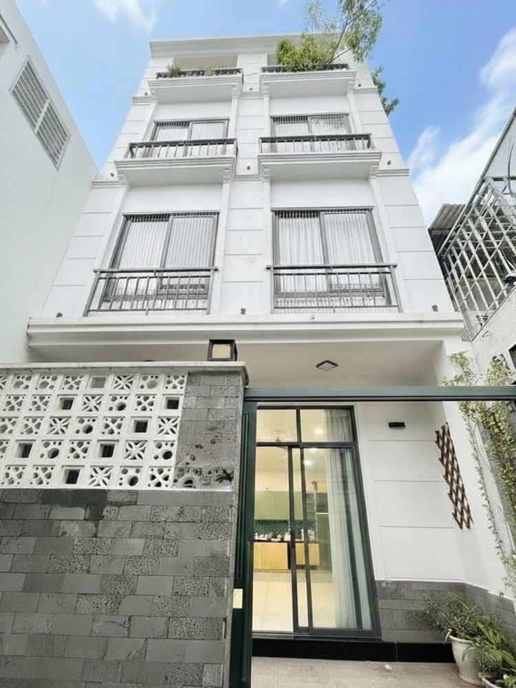 H1770 💥 sát ngã tư Hàng Xanh, SHR, Nở hậu, 4 tầng, 5.1x9.3m, 7.x tỷ