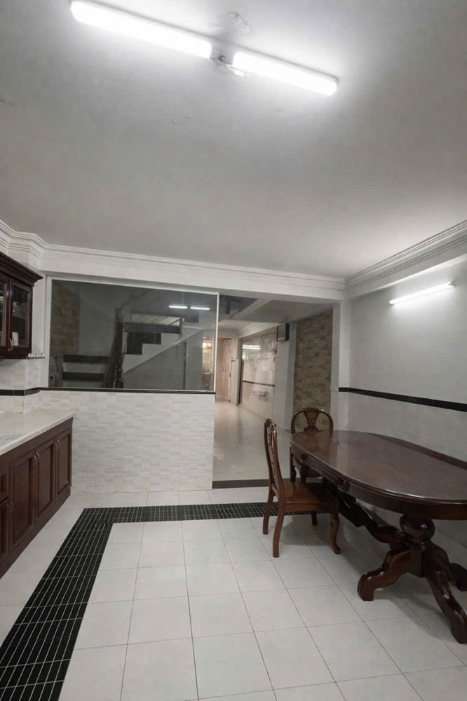 Nhà bán mặt tiền Bàu Cát, P14, Quận Tân Bình - 5 Tầng - 4 x 26.5m - Giá: 22.97 tỷ.





