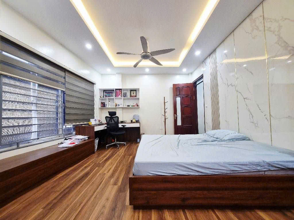 BÁN NHÀ NGỌC THUỴ LONG BIÊN,OTO, PHÂN LÔ THANG MÁY,ĐẸP LONG LANH,40M