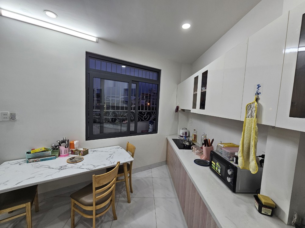 Bán Nhà 4 Tầng Mặt Tiền Phạm Văn Đồng - Phường 3 - Gò Vấp