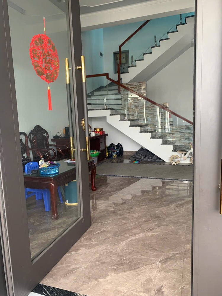 NHÀ ĐẸP - GIÁ TỐT - Chính Chủ Bán Căn Nhà 3 Tầng tại phường Cẩm Sơn , Cẩm phả, Quảng Ninh