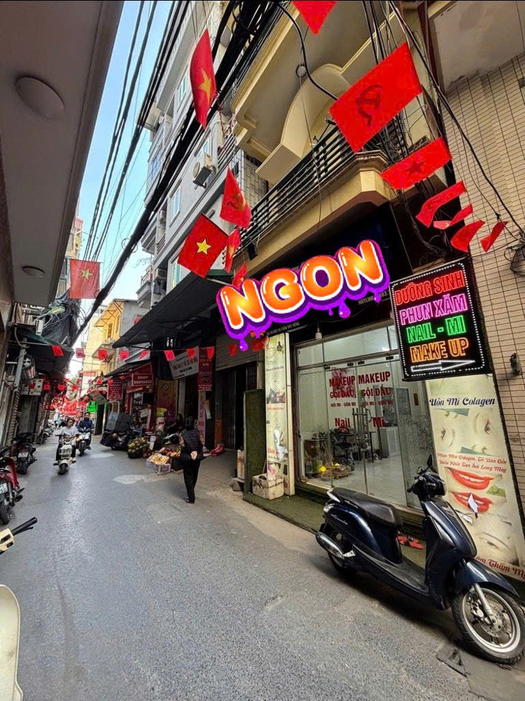 Hiếm Nhà dân xây đẹp tại Mễ Trì – Gần Cầu Giấy, chủ thiện chí bán 7,x Tỷ LH 09.72.078.667