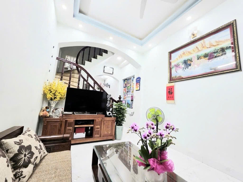 Hiếm Nhà dân xây đẹp tại Mễ Trì – Gần Cầu Giấy, chủ thiện chí bán 7,x Tỷ LH 09.72.078.667