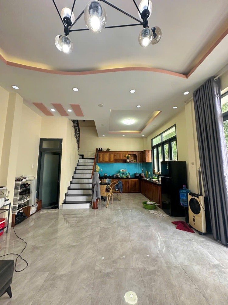 BÁN NHÀ MÊ ĐÚC 3 TẦNG ĐẸP LUNG LINH NGANG 9m NGAY CẦU DỨA PHÚ NÔNG, VĨNH NGỌC