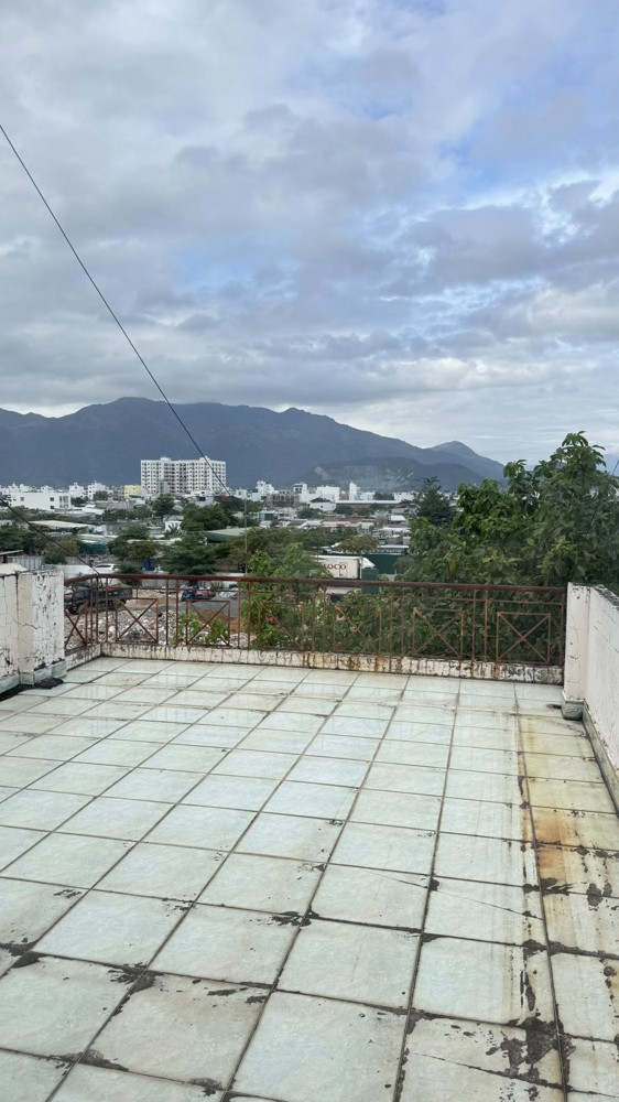 Bán Nhà 3 Tầng Mặt Tiền Kinh Doanh Đường Lê Hồng Phong Phước Long