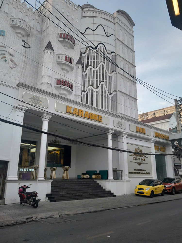 Bán Tòa Nhà Tổ Hợp Bar – Massage – Khách Sạn Đẳng Cấp Quận 12