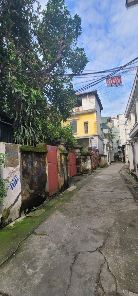 Chính chủ nhờ bán đất kèm nhà cấp tại Ngọc Thụy