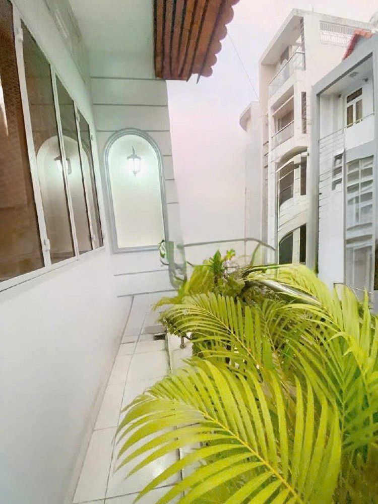 Nhà phố trung tâm Quận 10, HXH Gần Nguyễn Tri Phương – nơi ở và làm ăn thuận