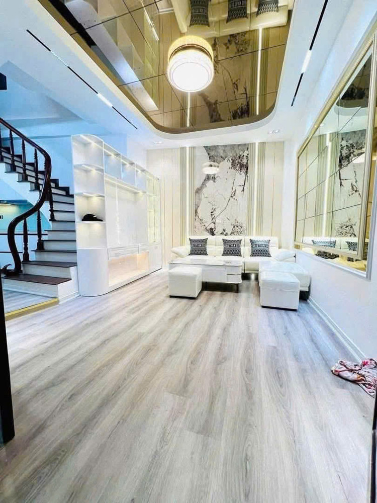 ĐÊ LA THÀNH NHÀ ĐẸP – DÂN XÂY – FULL NỘI THẤT – 15M RA PHỐ – HIẾM NHÀ BÁN- 36m, 6 tầng, mặt tiền