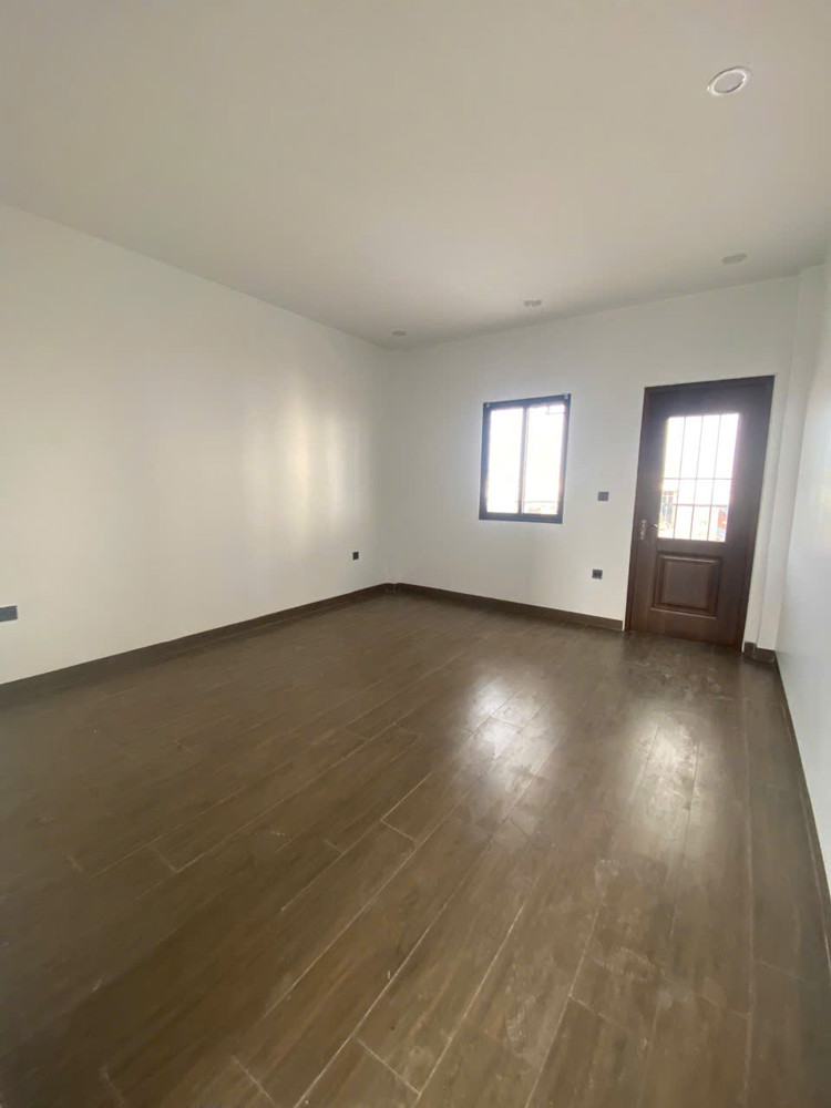 Bán nhà mặt đường 17m tại trung tâm Ngọc Thụy