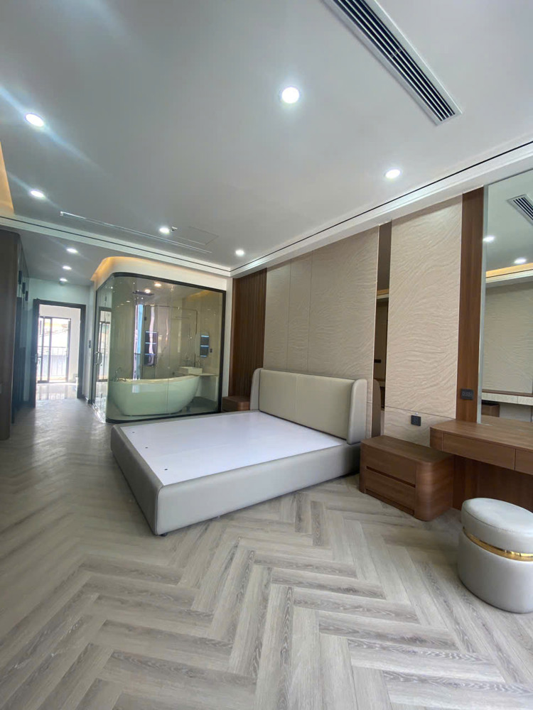 Bán nhà mặt đường 17m tại trung tâm Ngọc Thụy