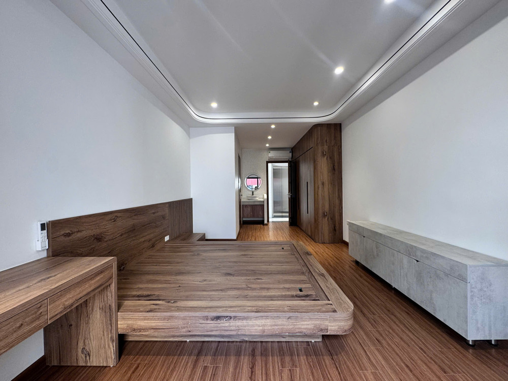 Bất động sản Ngọc Thụy, Long Biên: Nhà 7 tầng có thang máy