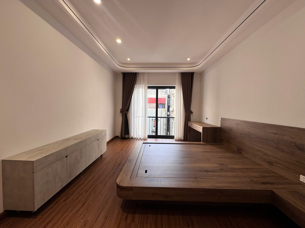 Bất động sản Ngọc Thụy, Long Biên: Nhà 7 tầng có thang máy