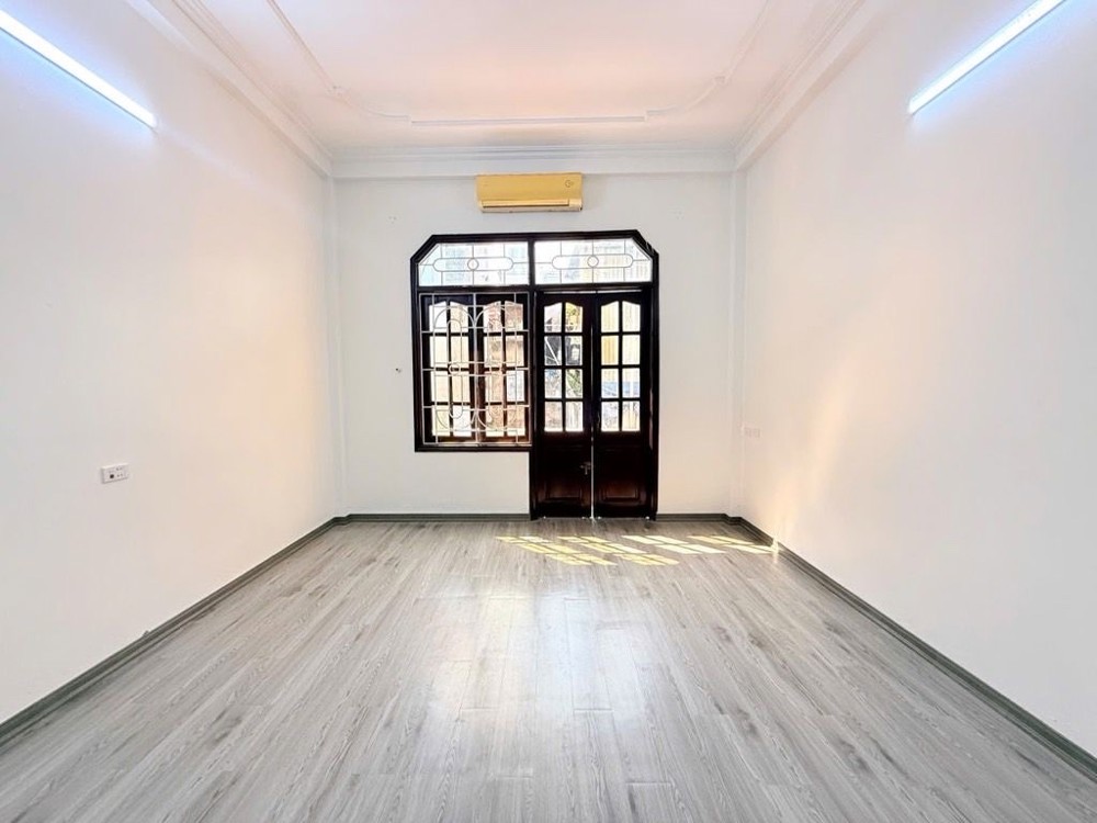 thụy khuê DT 36m x MT 4m2 -5 tầng dân xây 7,99 tỷ 2 thoáng,ngõ thông hồ tây