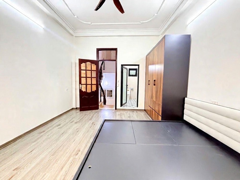 thụy khuê DT 36m x MT 4m2 -5 tầng dân xây 7,99 tỷ 2 thoáng,ngõ thông hồ tây