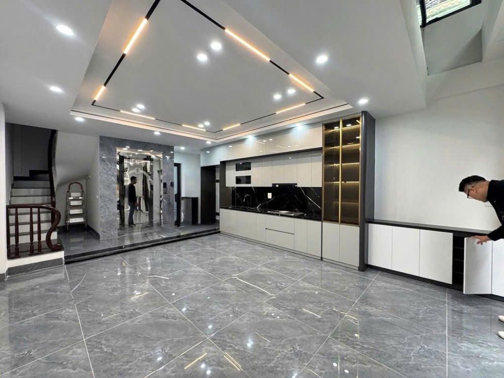 BÁN NHÀ NGỌC THUỴ LONG BIÊN,ĐƯỜNG 4.5M,OTO VÀO NHÀ,THANG MÁY,PHÂN LÔ, 50M