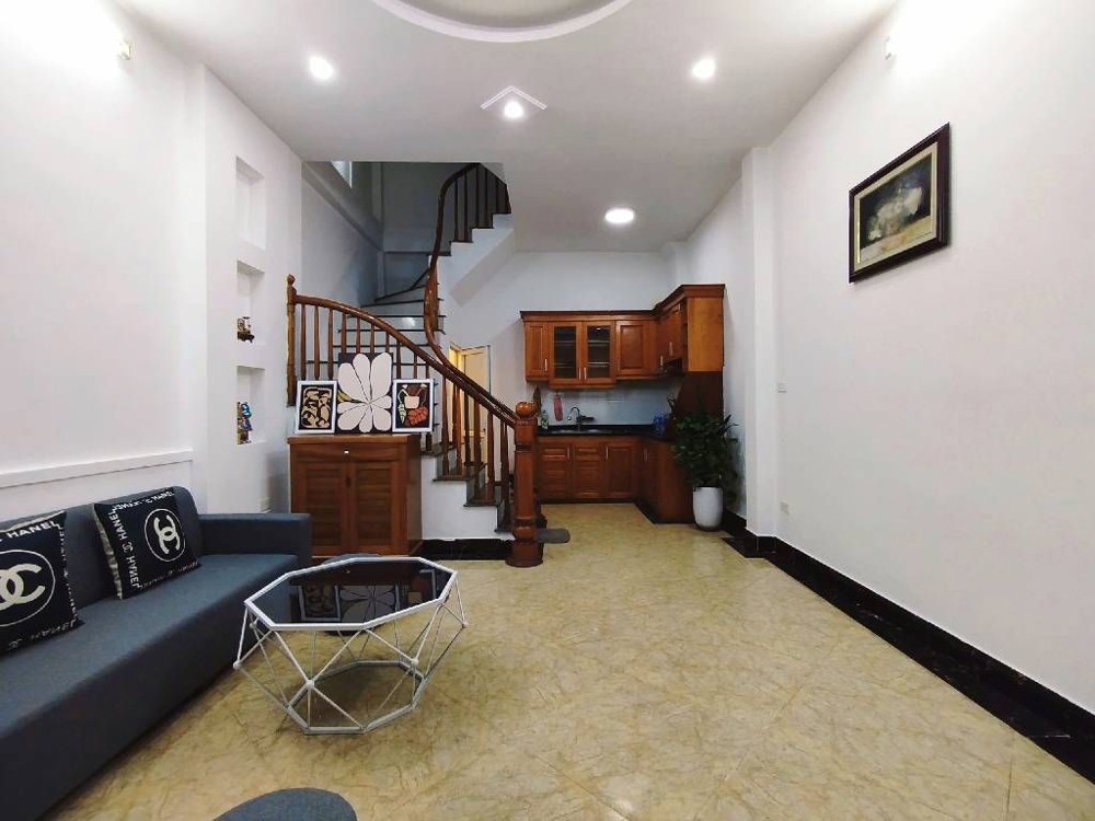 🏠 Ngã tư Trương Định  31m²  5 tầng
🚶 Ngõ nông, rộng thoáng  Gần phố_8,2 Tỷ