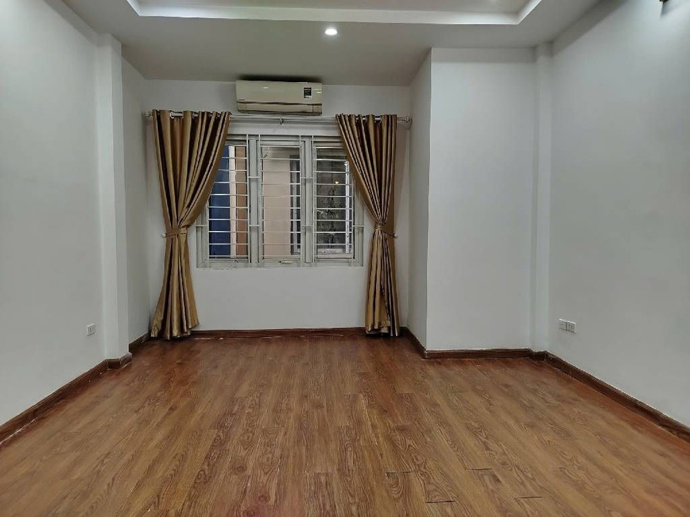 🏠 Ngã tư Trương Định  31m²  5 tầng
🚶 Ngõ nông, rộng thoáng  Gần phố_8,2 Tỷ