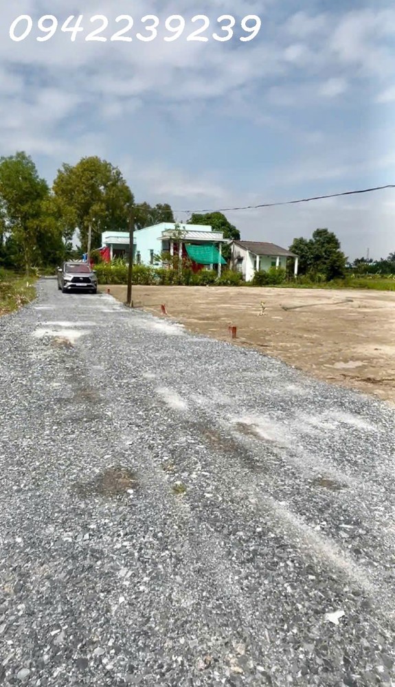 Bán đất 110m2 thổ cư, giá 900tr, đường oto vào tới đất, Tây Ninh ( xã Tân Trach, huyện Cần Đước,